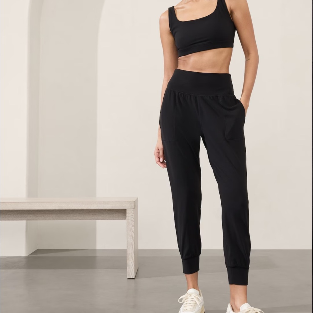Athleta Salutation High Rise Jogger, Nearly New